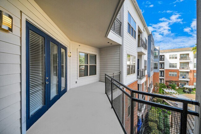 Building Photo - 5455 Richmond Ave.