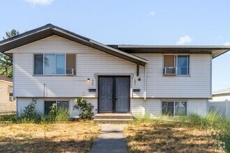 Building Photo - 1629/1631 East Rowan Avenue