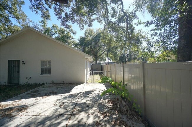 Building Photo - 2416 E Ida St