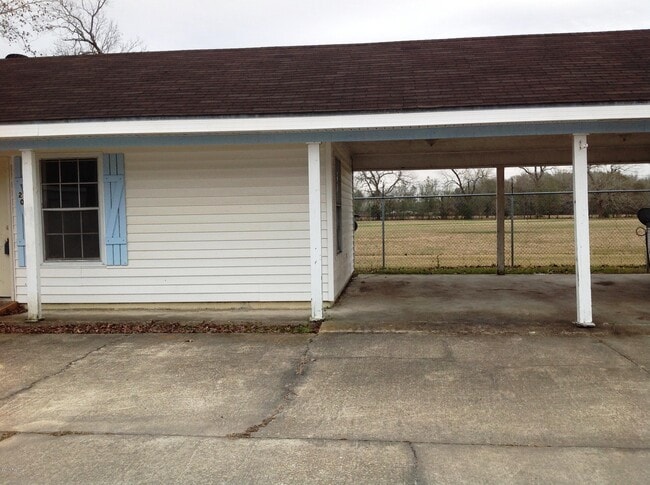 Building Photo - 706 Picard Rd