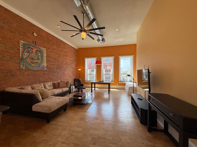 Primary Photo - Downtown Loft!