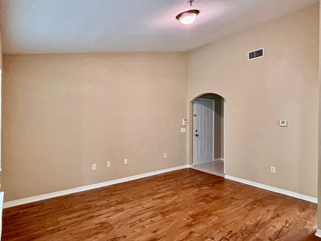Building Photo - Reserve of Point Meadows Condo!