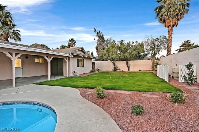 Building Photo - 3645 Forestcrest Dr