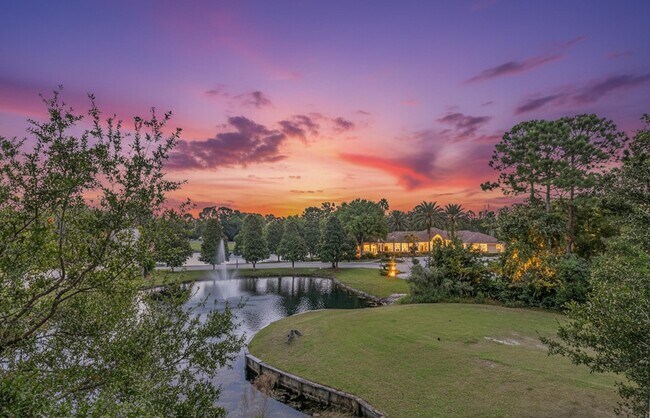 Building Photo - 625 Fairway Dr