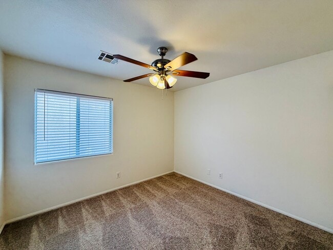 Building Photo - Charming Home in Henderson!