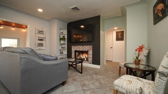 Building Photo - 4739 Baywood Point S