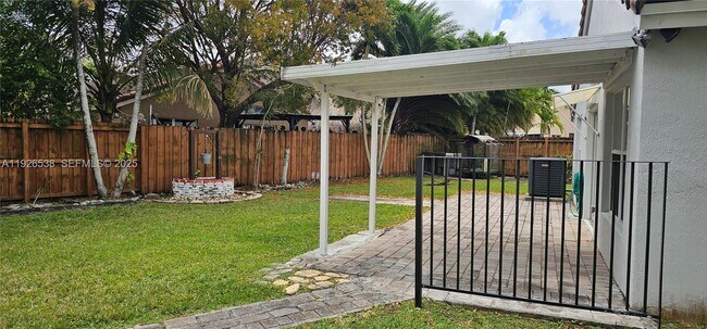 Building Photo - 1980 SE 11th St