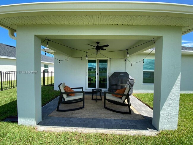 Building Photo - 11060 Middle Strm Dr