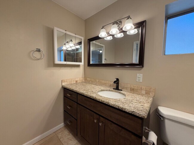 Building Photo - CHARMING HOME FOR RENT IN DOWNTOWN ST. GEORGE!