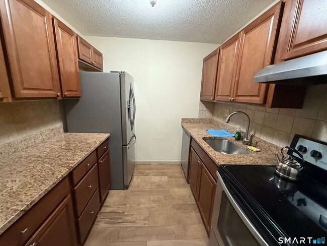 Building Photo - 140 Kane St