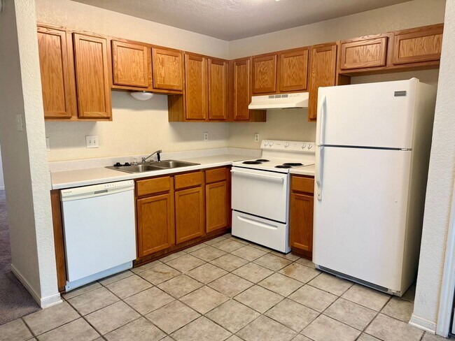 Building Photo - 5202 Daybreak Cir