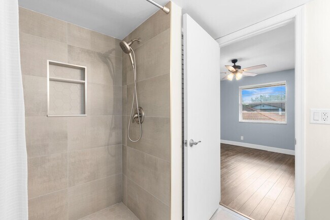 Building Photo - 8800 Royal Palm Blvd