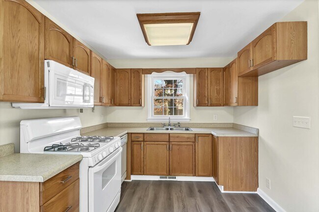 Building Photo - 337 Glendola Ave NW