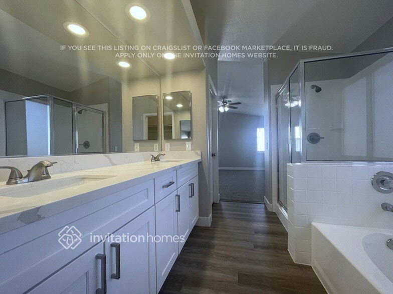 Building Photo - 9550 Silver Frost St