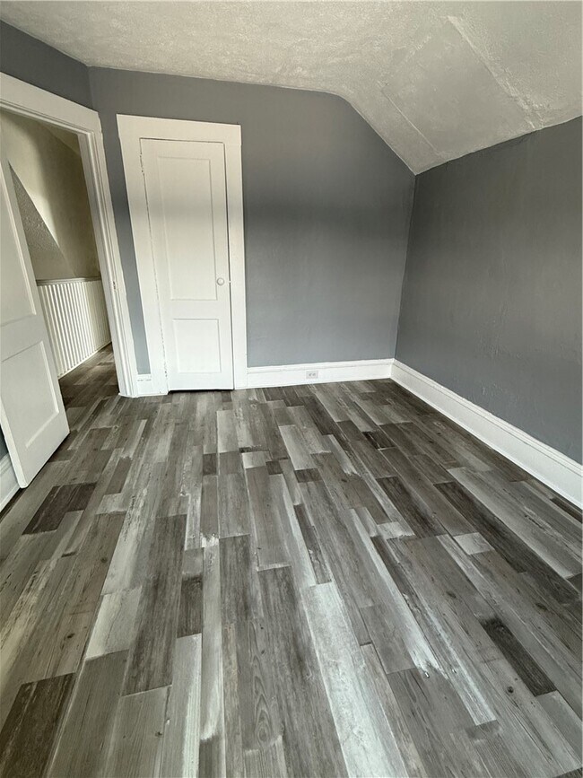 Building Photo - 247 Princeton Ave