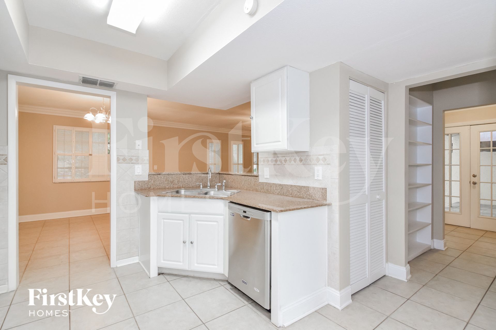 Building Photo - 8006 La Serena Dr