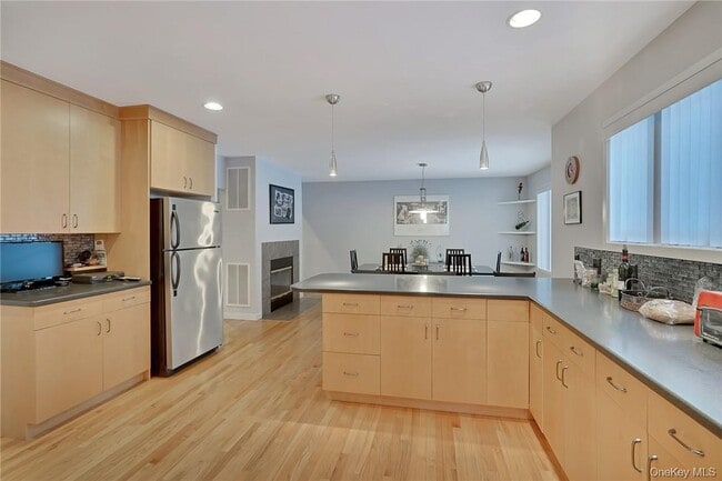 Building Photo - 99 Summit Ave