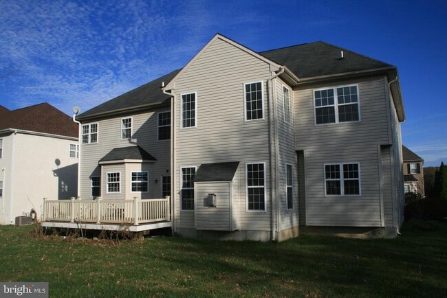 Building Photo - 24 Blue Spruce Dr