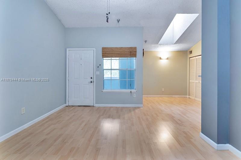 Building Photo - 1275 Crystal Way