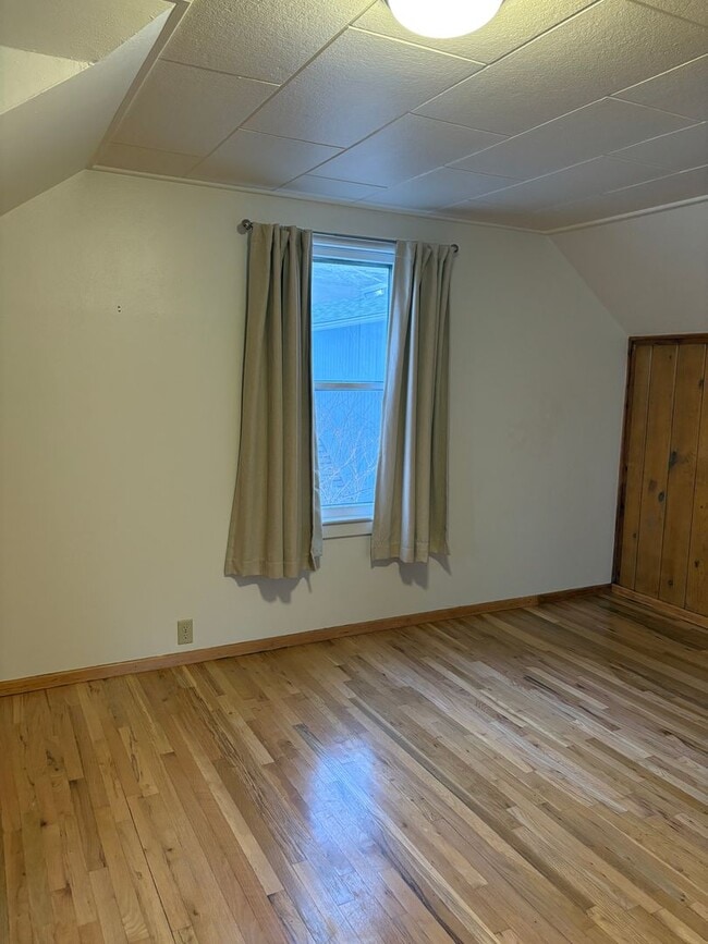 Building Photo - 123 Livingston St