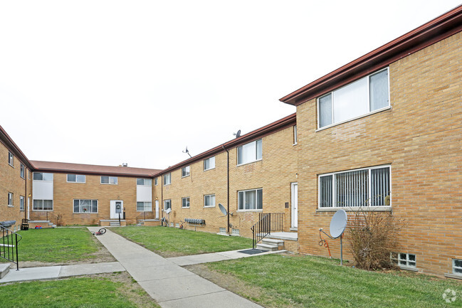 Building Photo - Carleton Apartments