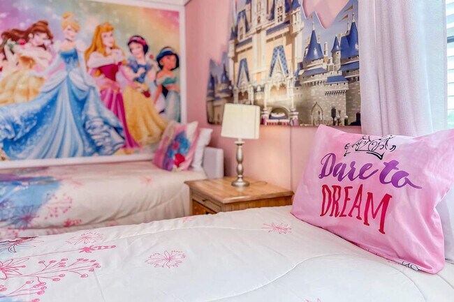 Building Photo - 1956 Wedge Dr