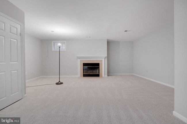 Building Photo - 7267 Olde Lantern Way