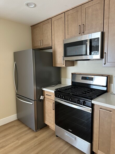 Building Photo - 16656 Ross Ln