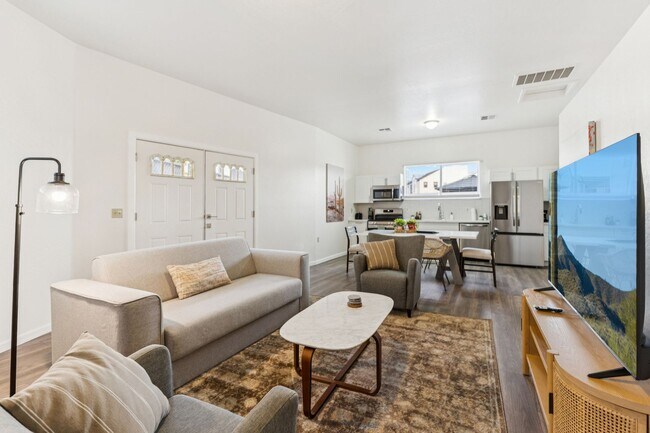 Building Photo - 2929 N 55th Pl