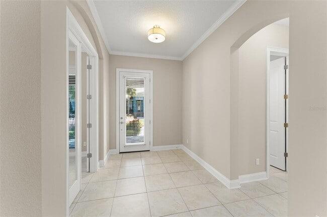 Building Photo - 13833 Behring Ave