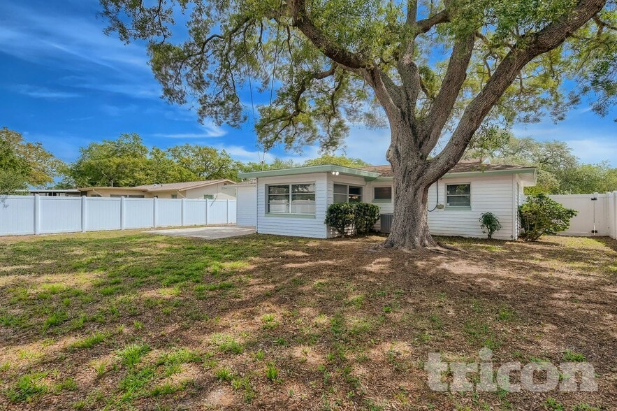 Building Photo - 2034 Brampton Rd