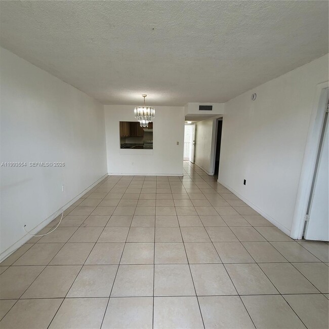 Building Photo - 10090 NW 80th Ct