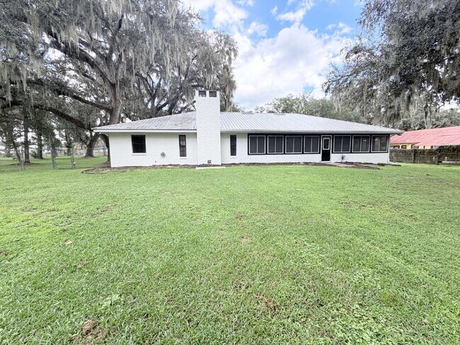 Building Photo - 2139 Parker Rd