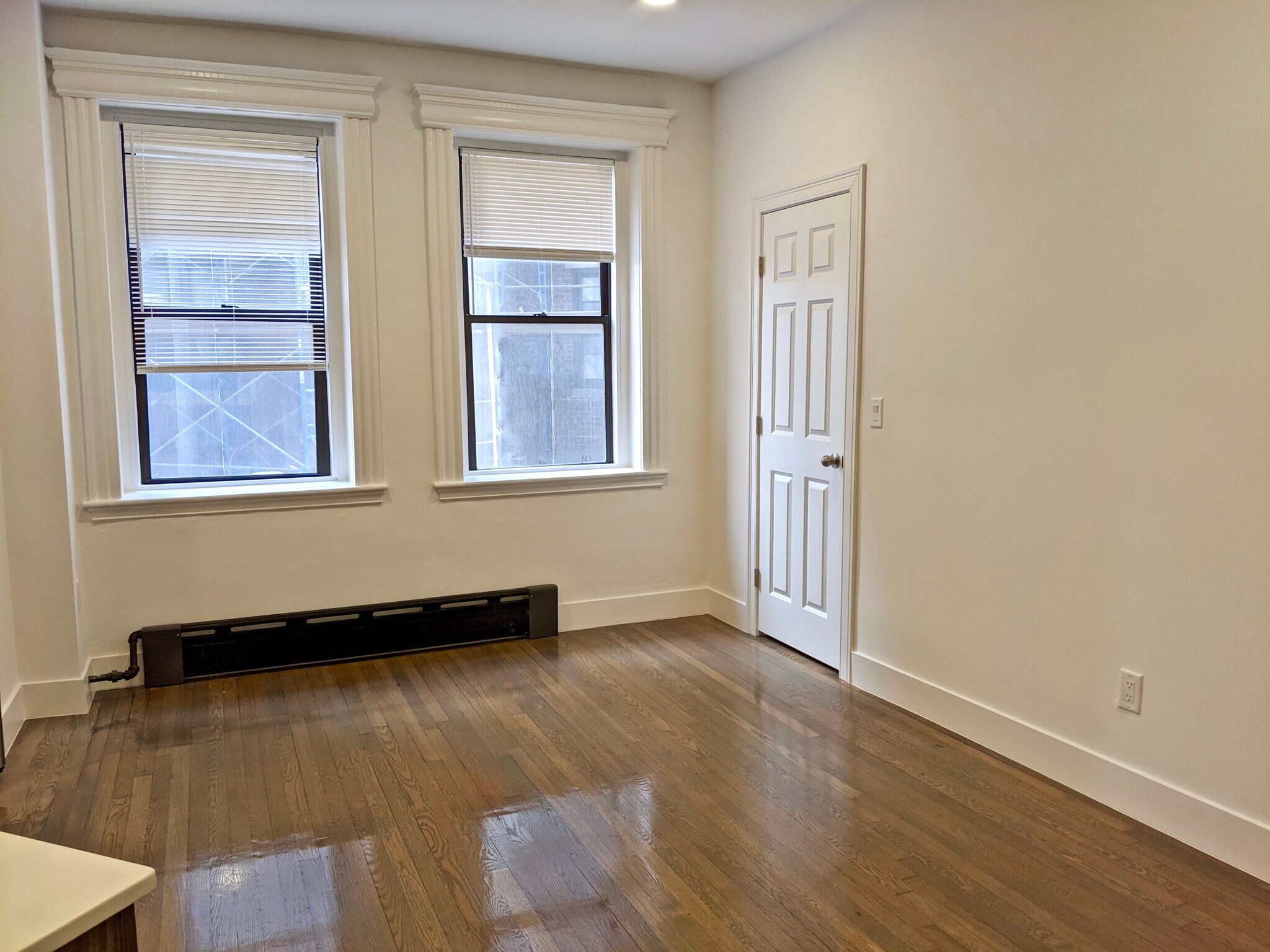 Building Photo - 11 Queensberry St