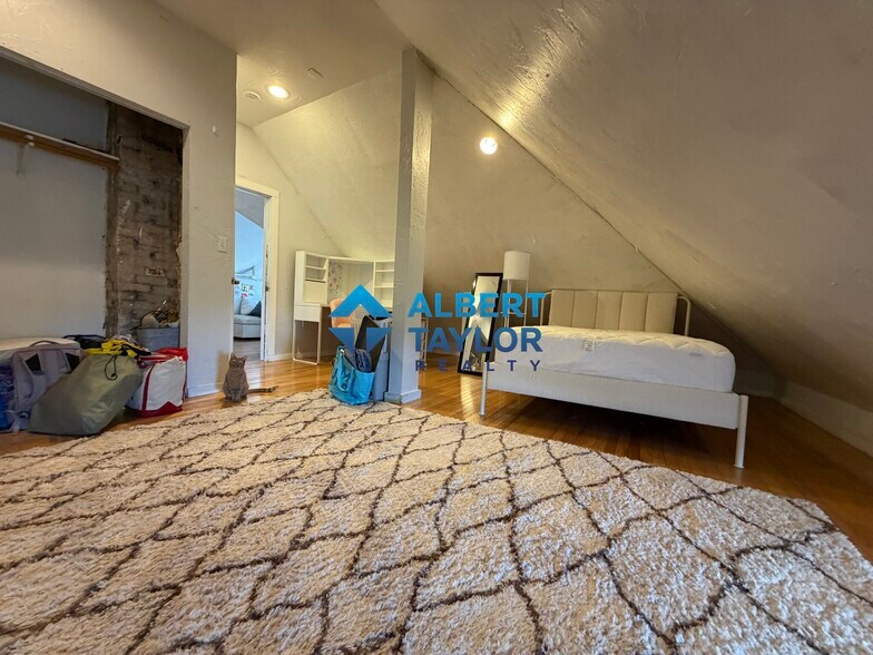 Bedroom 5 - 45 Cherokee St