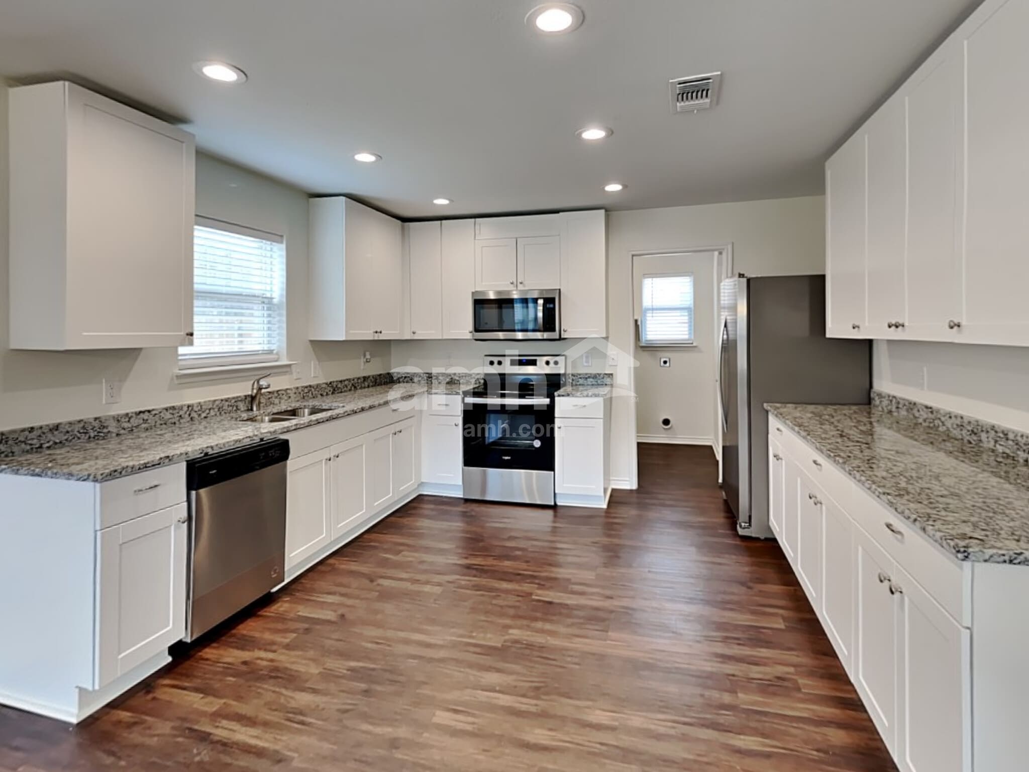 Building Photo - 1339 Flagstone St