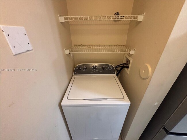 Building Photo - 655 SW 111th Way