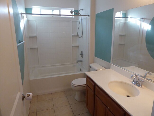 Building Photo - COMING SOON! 4 Bedroom Home for Rent in Castaic!