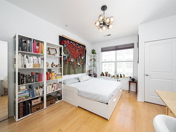 Building Photo - 443 2nd St