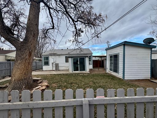 Building Photo - Newly Renovated 3 Separate Dwelling property in Denver! Available NOW