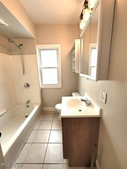 Building Photo - 1303 Lakeland Ave