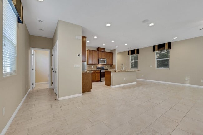 Building Photo - Southern Highlands: Spacious 4-Bedroom Home in a Gated Community with Upstairs Loft, Private Back...