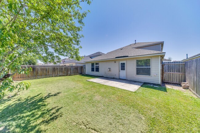 Building Photo - 627 Regal Hollow Ln