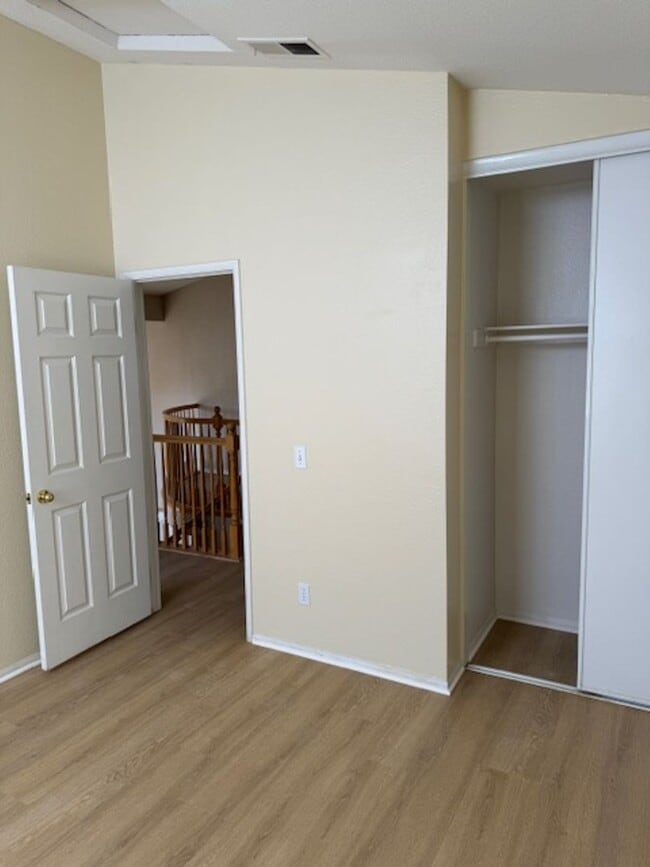 Building Photo - Beautiful 3 Bedroom 2.5 Bath Home!!
