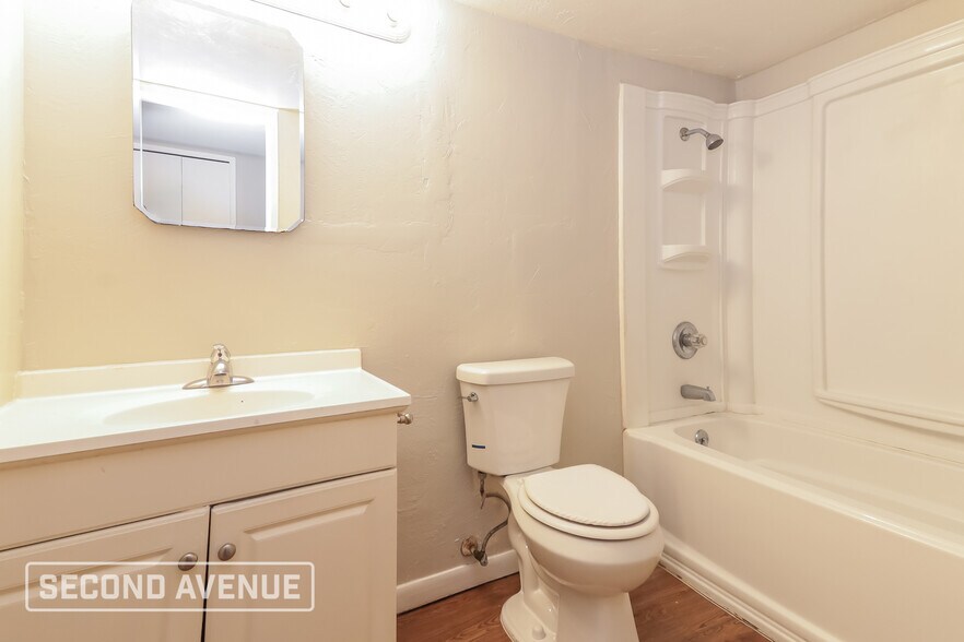 Building Photo - 416 Woodcrest Way