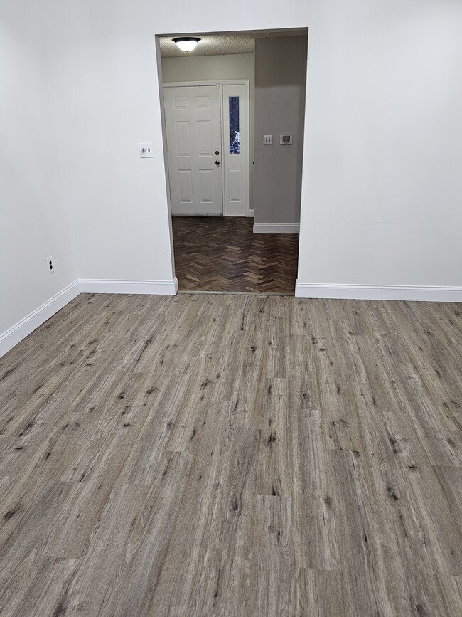 Dining Room - 2260 Ellwood Ave