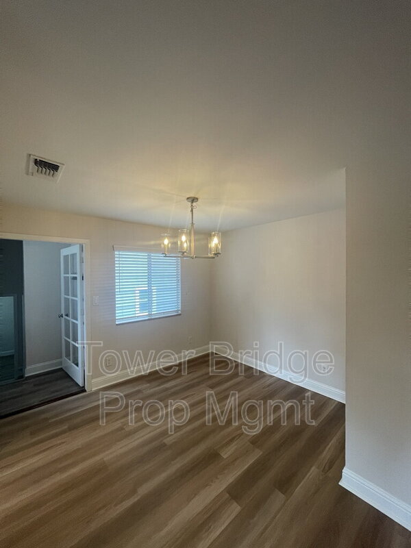 Building Photo - 737 Cresta Ct