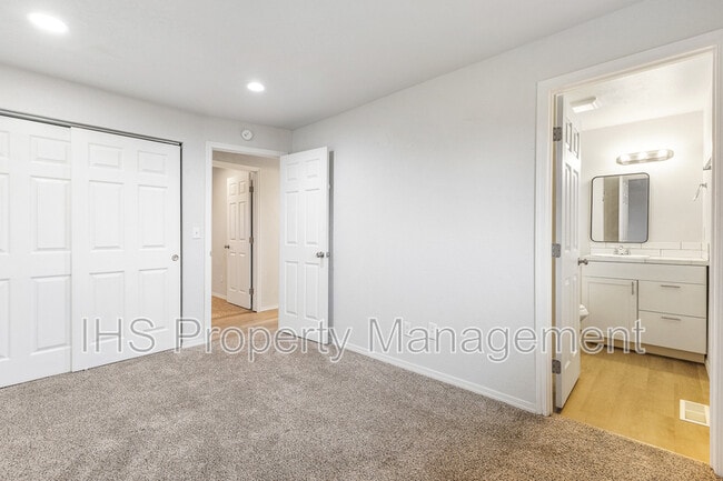 Building Photo - 3714 W 16th Pl