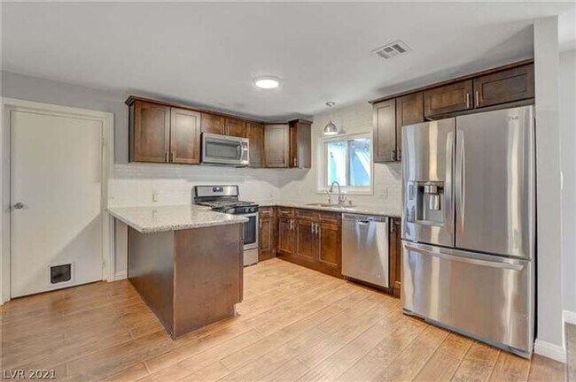 Building Photo - 4044 Pepe Cir