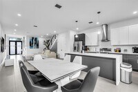 Building Photo - 2755 SW 2nd St